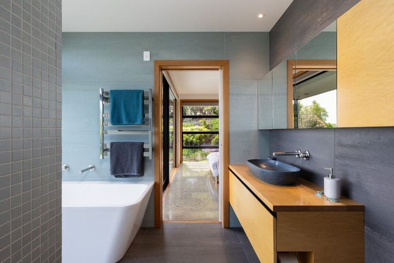 Photo of property in 36 The Cliffs, Britannia Heights, Nelson, 7010