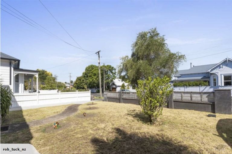 Photo of property in 13 Domain Street, Devonport, Auckland, 0624