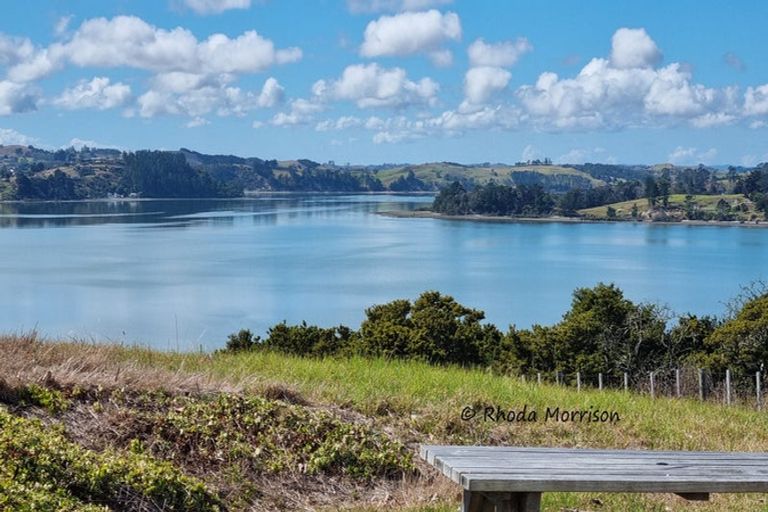 Photo of property in 196 Metcalfe Road, Matakohe, 0593