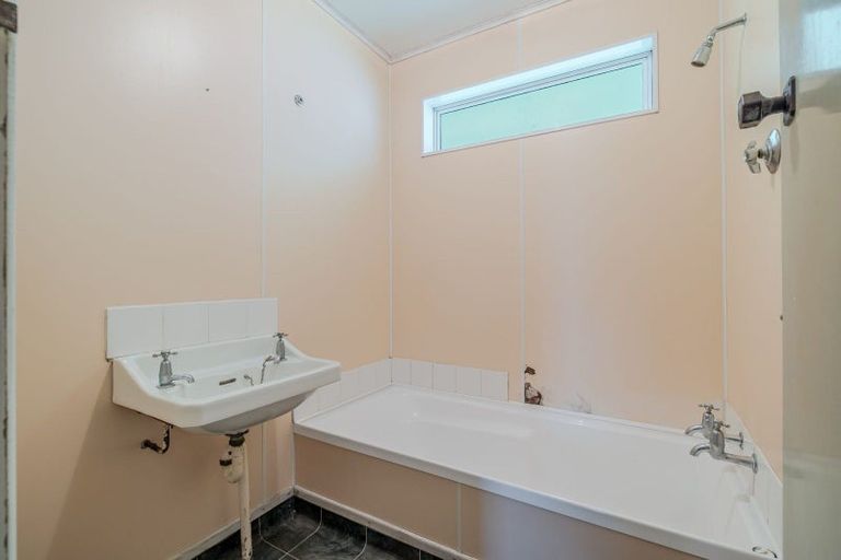 Photo of property in 111 Hinemoa Valley Road, Kaitawa, Pahiatua, 4981