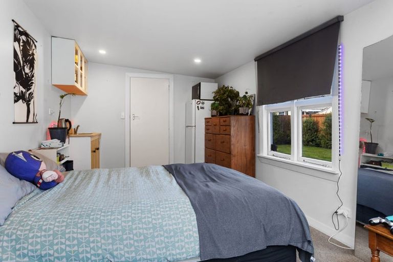 Photo of property in 8 Tenby Place, Avondale, Christchurch, 8061