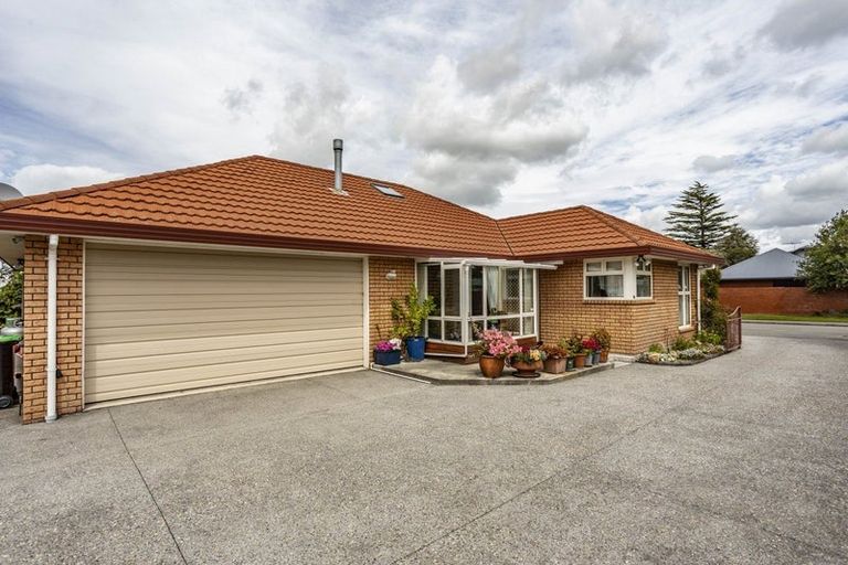 Photo of property in 4a-b Goodwood Close, Rangiora, 7400