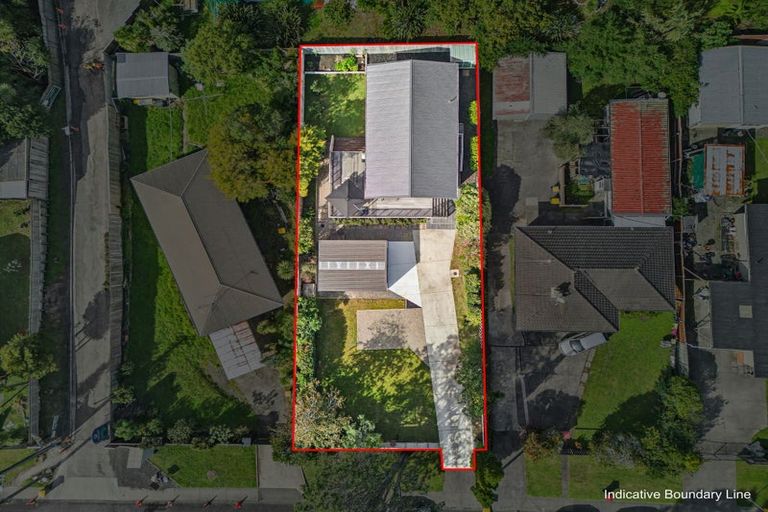 Photo of property in 48 Stottholm Road, Titirangi, Auckland, 0604