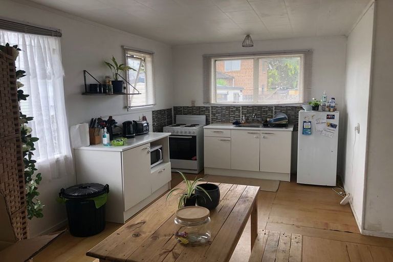 Photo of property in 5 Brent Place, Manurewa, Auckland, 2102