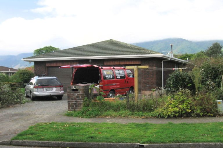 Photo of property in 4 Charnwood Grove, Waikanae, 5036