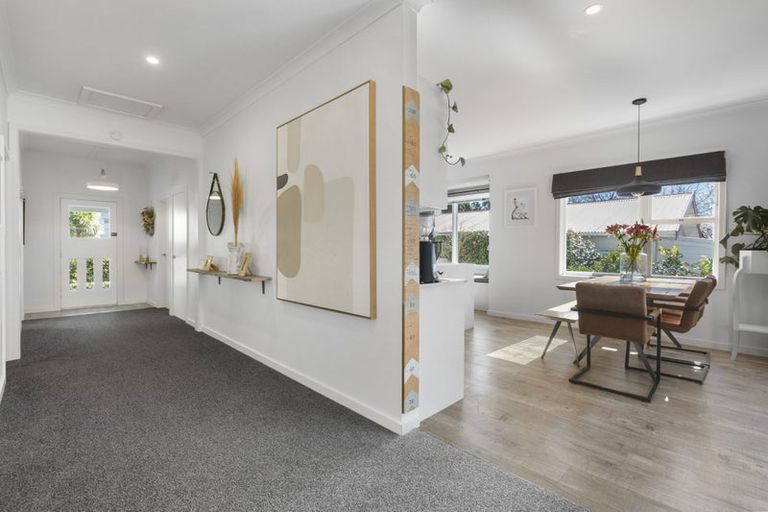 Photo of property in 15 Bracken Street, New Plymouth, 4310