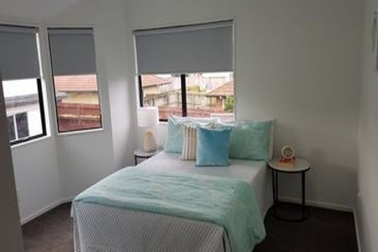 Photo of property in 3/26 Alfriston Road, Manurewa East, Auckland, 2102