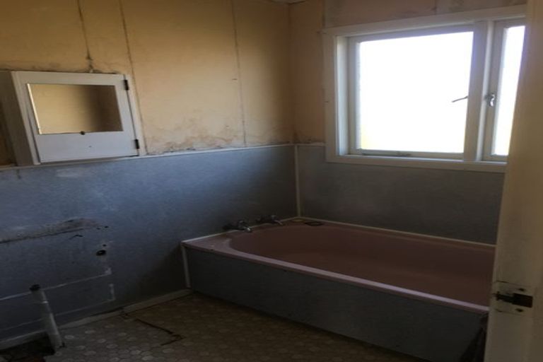 Photo of property in 66 Pohutukawa Drive, Tokoroa, 3420