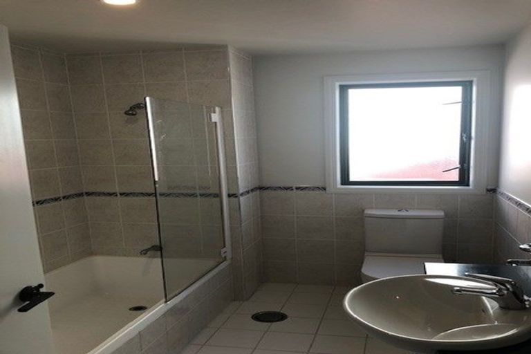 Photo of property in 132 Harbour Village Drive, Gulf Harbour, Whangaparaoa, 0930