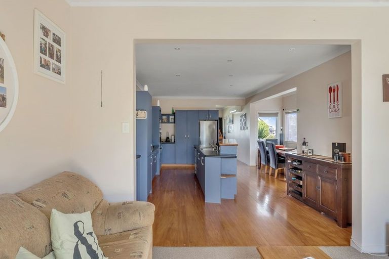 Photo of property in 9 Sackville Street, Fitzroy, New Plymouth, 4312