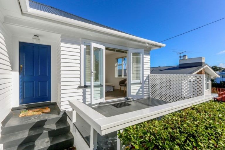 Photo of property in 127 Connell Street, Blockhouse Bay, Auckland, 0600