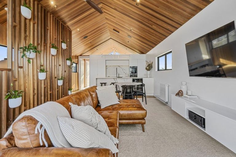 Photo of property in 239 The Esplanade, Petone, Lower Hutt, 5012