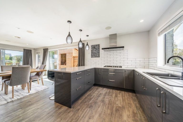 Photo of property in 66 Mount Marua Way, Timberlea, Upper Hutt, 5018