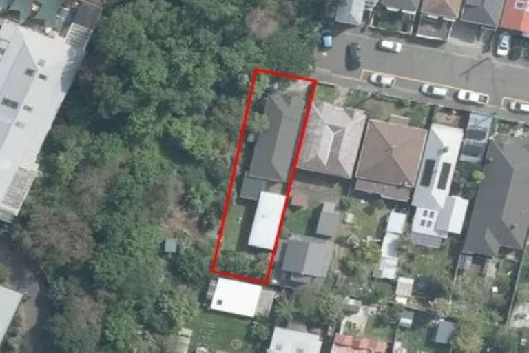 Photo of property in 9 Ranfurly Terrace, Mount Cook, Wellington, 6021