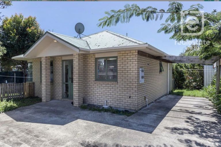 Photo of property in 4 Ingleby Place, Kelston, Auckland, 0602