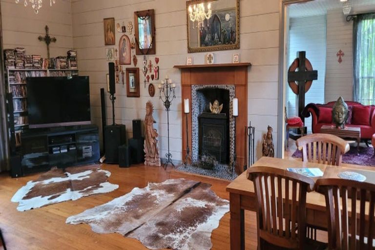 Photo of property in 305 Whananaki Road North, Opuawhanga, Hikurangi, 0181