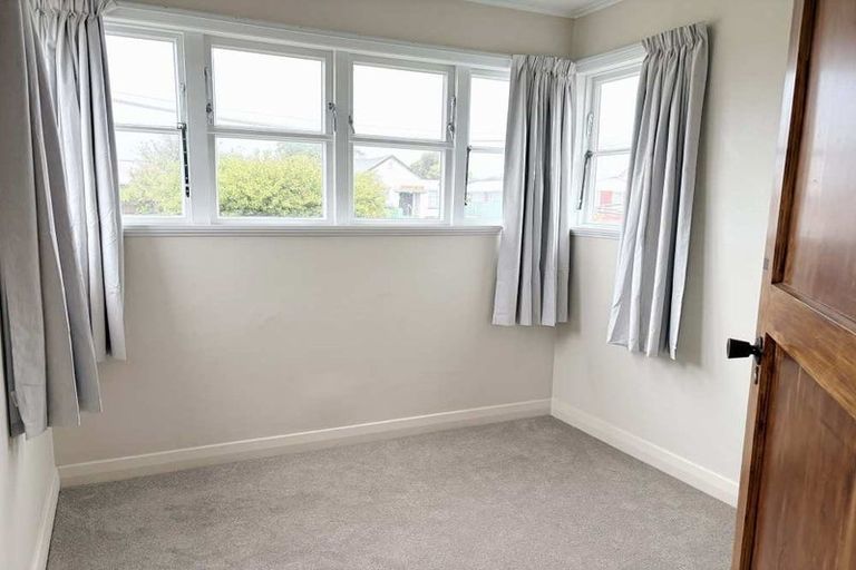 Photo of property in 12 Hardy Street, New Brighton, Christchurch, 8061