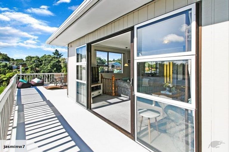 Photo of property in 28 Moulton Street, Moturoa, New Plymouth, 4310