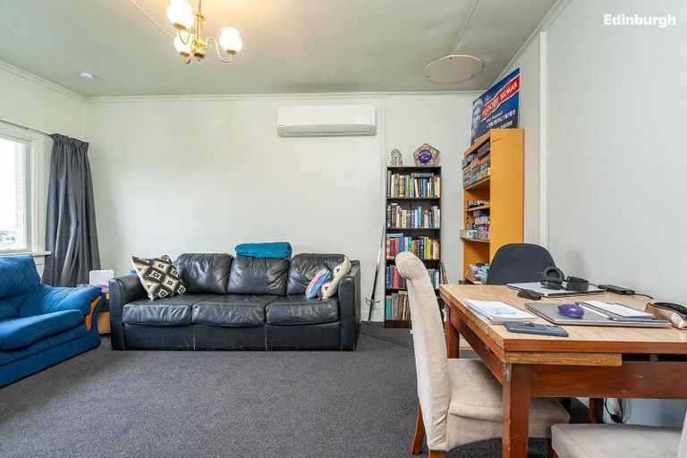 Photo of property in 35 Easther Crescent, Kew, Dunedin, 9012