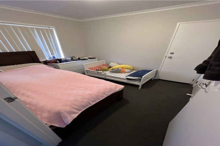 Photo of property in 2/2 Walter Strevens Drive, Conifer Grove, Takanini, 2112