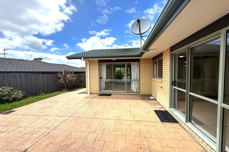 Photo of property in 114 Buscomb Avenue, Henderson, Auckland, 0610