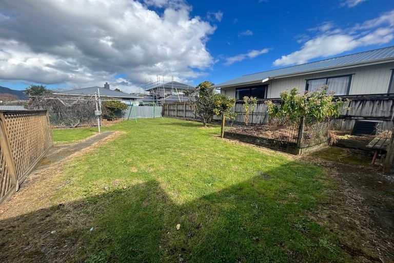 Photo of property in 6 Churton Crescent, Taita, Lower Hutt, 5011