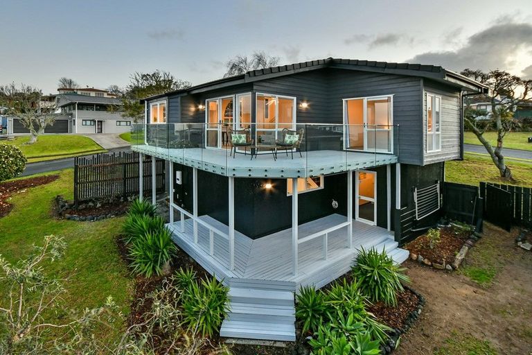 Photo of property in 1 Tremen Place, Pukekohe, 2120