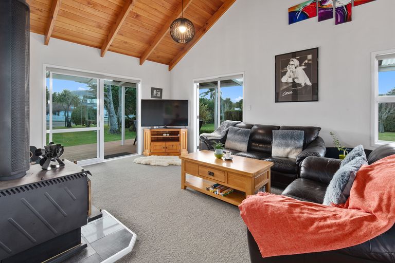 Photo of property in 12 Waimanu Place, Point Wells, Warkworth, 0986