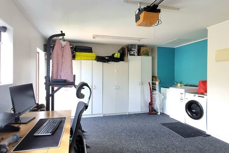 Photo of property in 15 Palmgreen Court, Stanmore Bay, Whangaparaoa, 0932