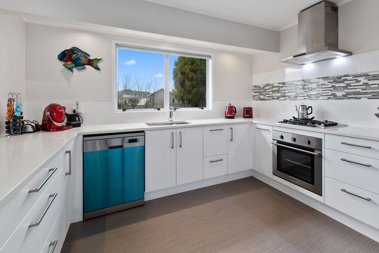 Photo of property in 12 Waimanu Place, Point Wells, Warkworth, 0986