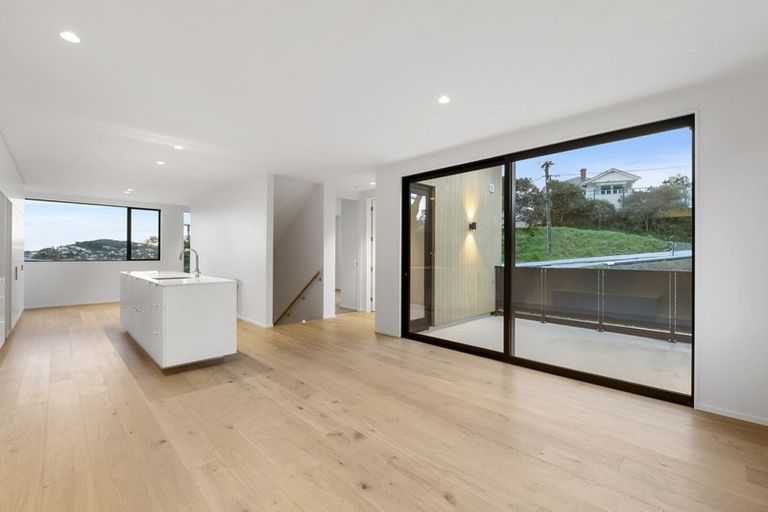 Photo of property in 5 Mary Dobson Way, Island Bay, Wellington, 6023