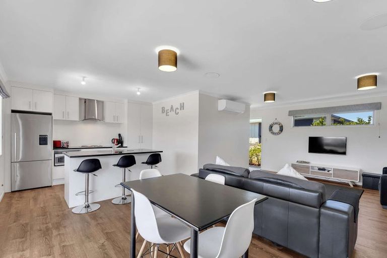 Photo of property in 112 Mahoe Place, Matarangi, Whitianga, 3592