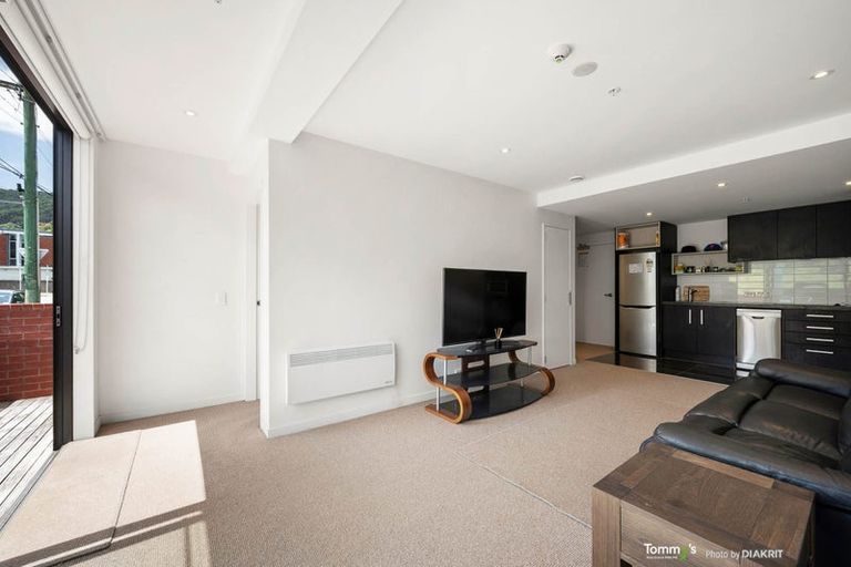 Photo of property in Nouvo Apartments, 1d/21 Rugby Street, Mount Cook, Wellington, 6021