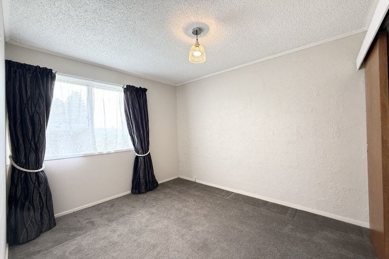 Photo of property in 2/12 Velma Road, Hillcrest, Auckland, 0627