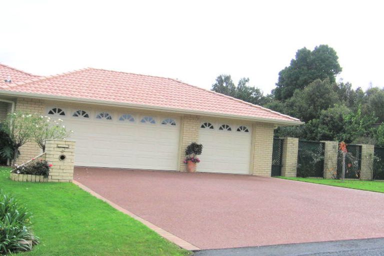 Photo of property in 2 Olwyn Place, Greenhithe, Auckland, 0632