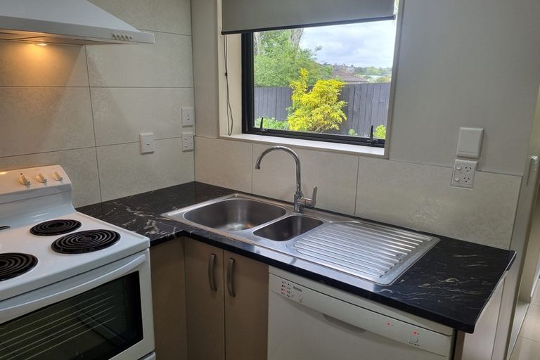 Photo of property in 4 Chieftain Rise, Goodwood Heights, Auckland, 2105