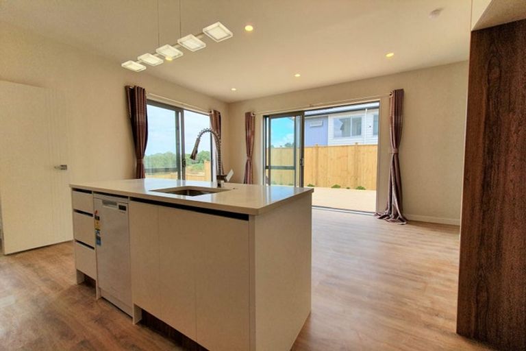 Photo of property in 3 Tautoru Avenue, Orewa, 0931