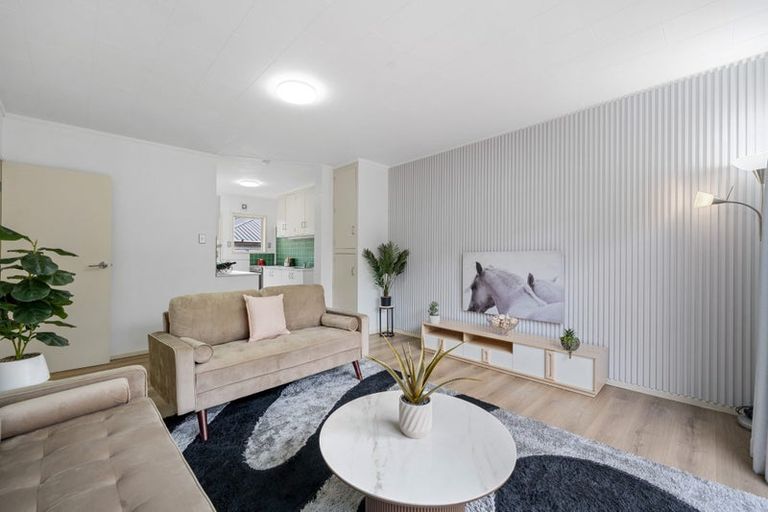 Photo of property in 68b Colwill Road, Massey, Auckland, 0614
