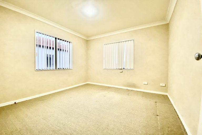 Photo of property in 6 Lissleton Drive, East Tamaki, Auckland, 2013