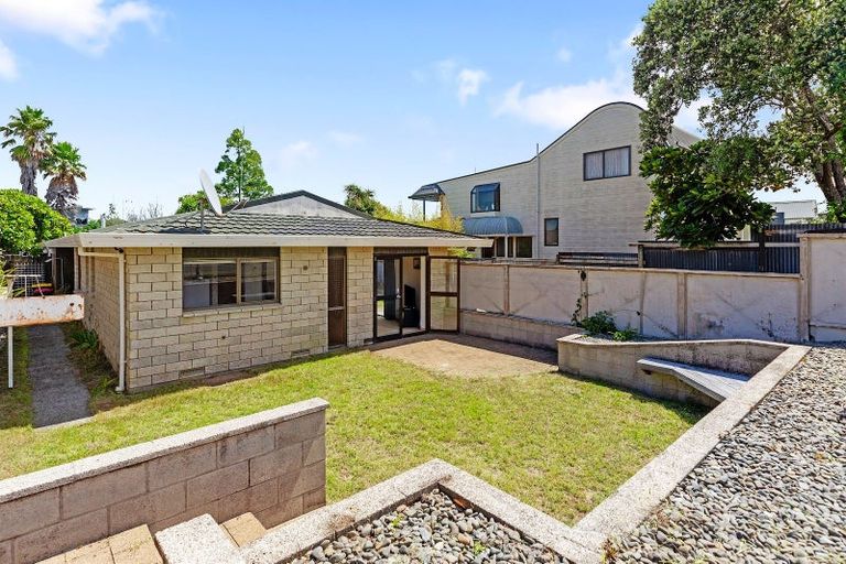 Photo of property in 124a Karewa Parade, Papamoa Beach, Papamoa, 3118