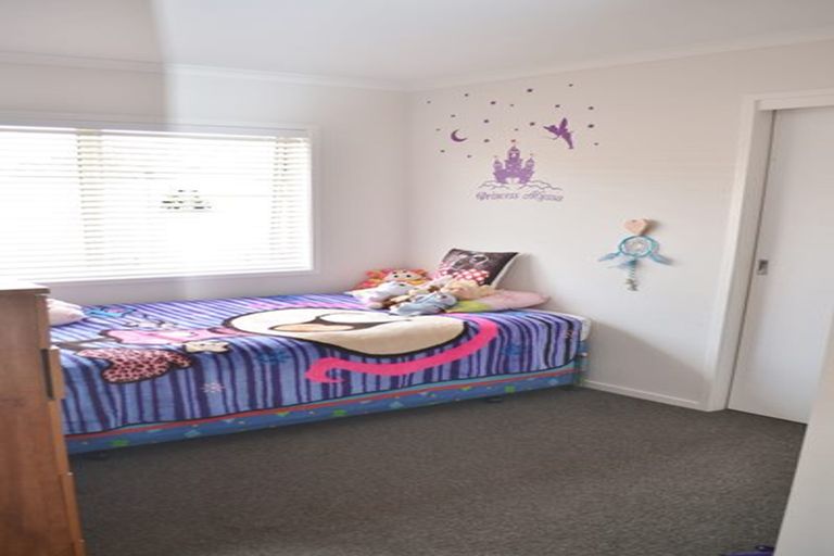 Photo of property in 22 Kamahi Crescent, Papamoa Beach, Papamoa, 3118