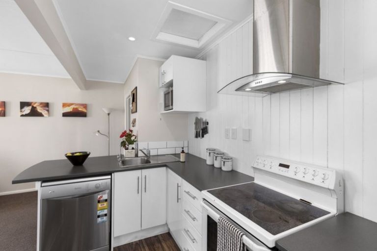 Photo of property in 4 Mayo Grove, Naenae, Lower Hutt, 5011