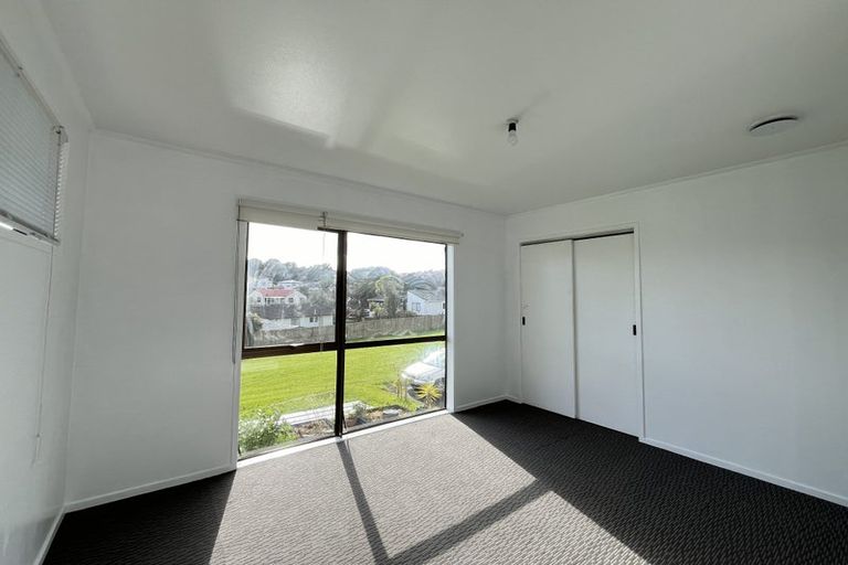 Photo of property in 30 Banyan Drive, Totara Heights, Auckland, 2105