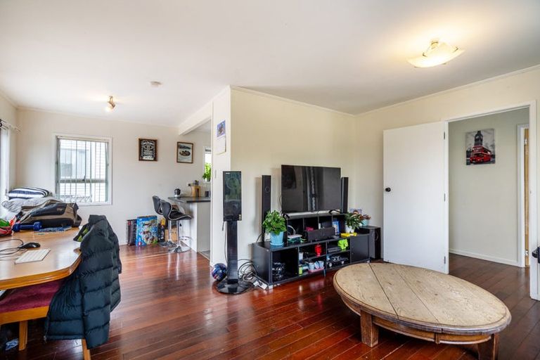 Photo of property in 13 Celeste Place, Totara Vale, Auckland, 0627