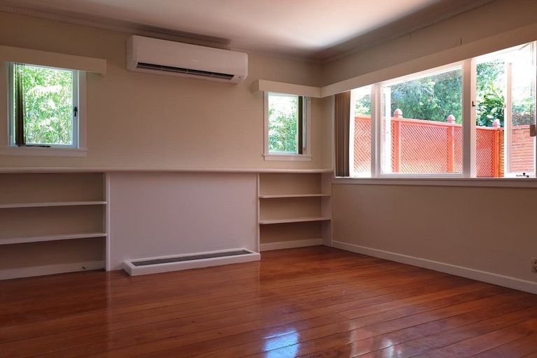 Photo of property in 1/16 Taharoto Road, Takapuna, Auckland, 0622