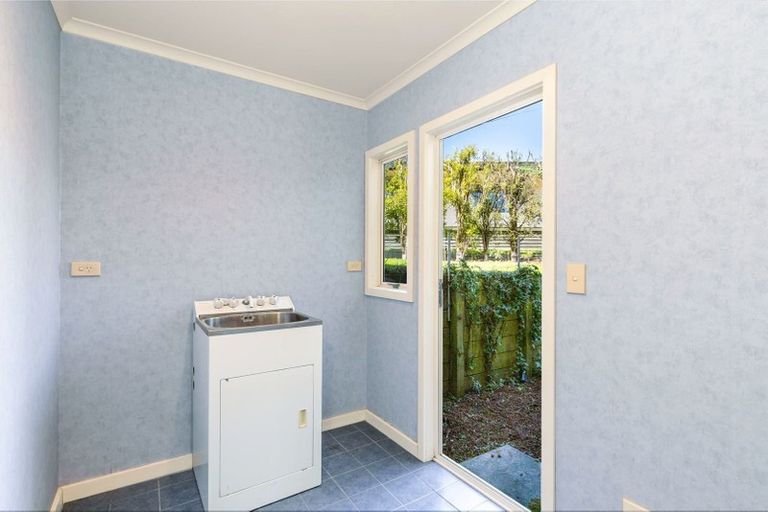 Photo of property in 7 Fairview Terrace, Waipahihi, Taupo, 3330