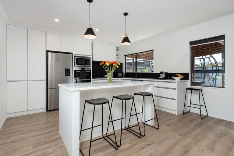 Photo of property in 66 Corinth Grove, Papamoa Beach, Papamoa, 3118