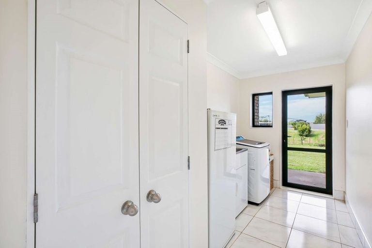 Photo of property in 6 Armstrong Way, Waiuku, 2123