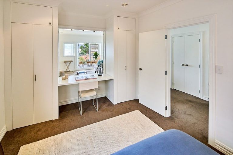Photo of property in 2b Wilkinson Street, Oriental Bay, Wellington, 6011