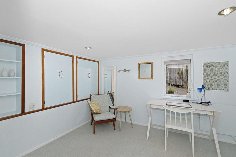 Photo of property in 90 Tiroroa Avenue, Te Atatu South, Auckland, 0610